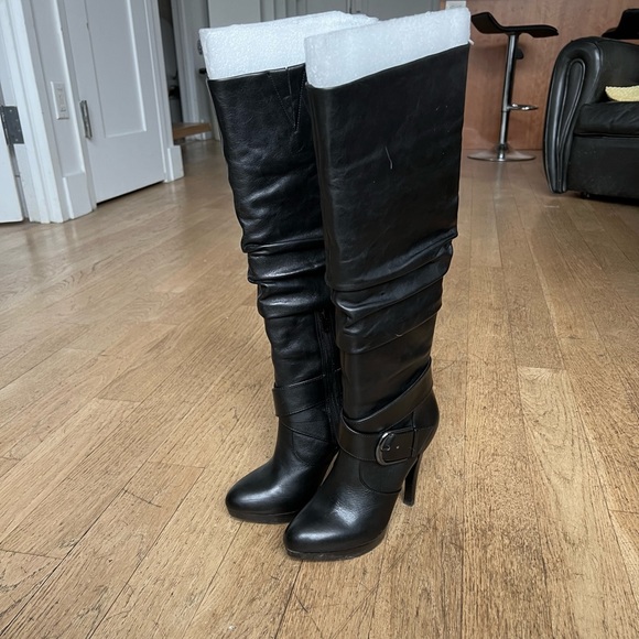 Knee high boots! - Picture 5 of 5